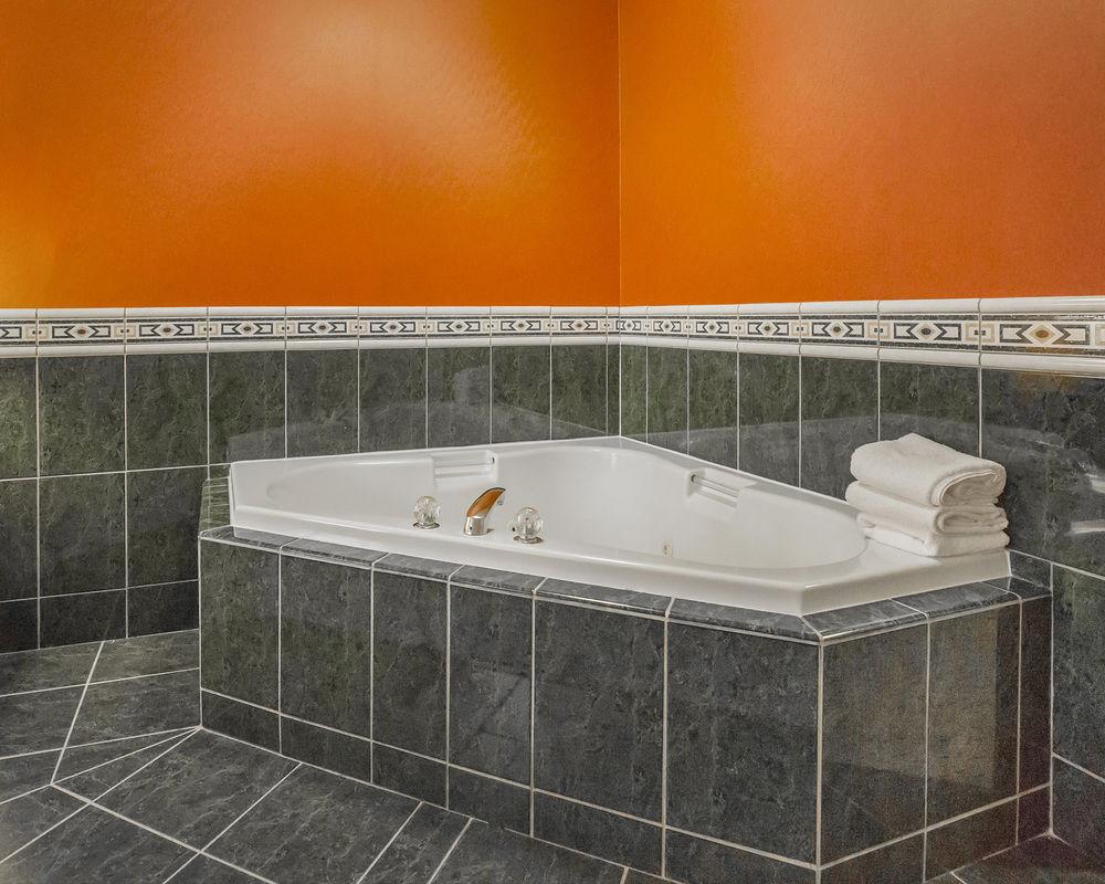 Comfort Inn & Suites South YYC Eksteriør billede