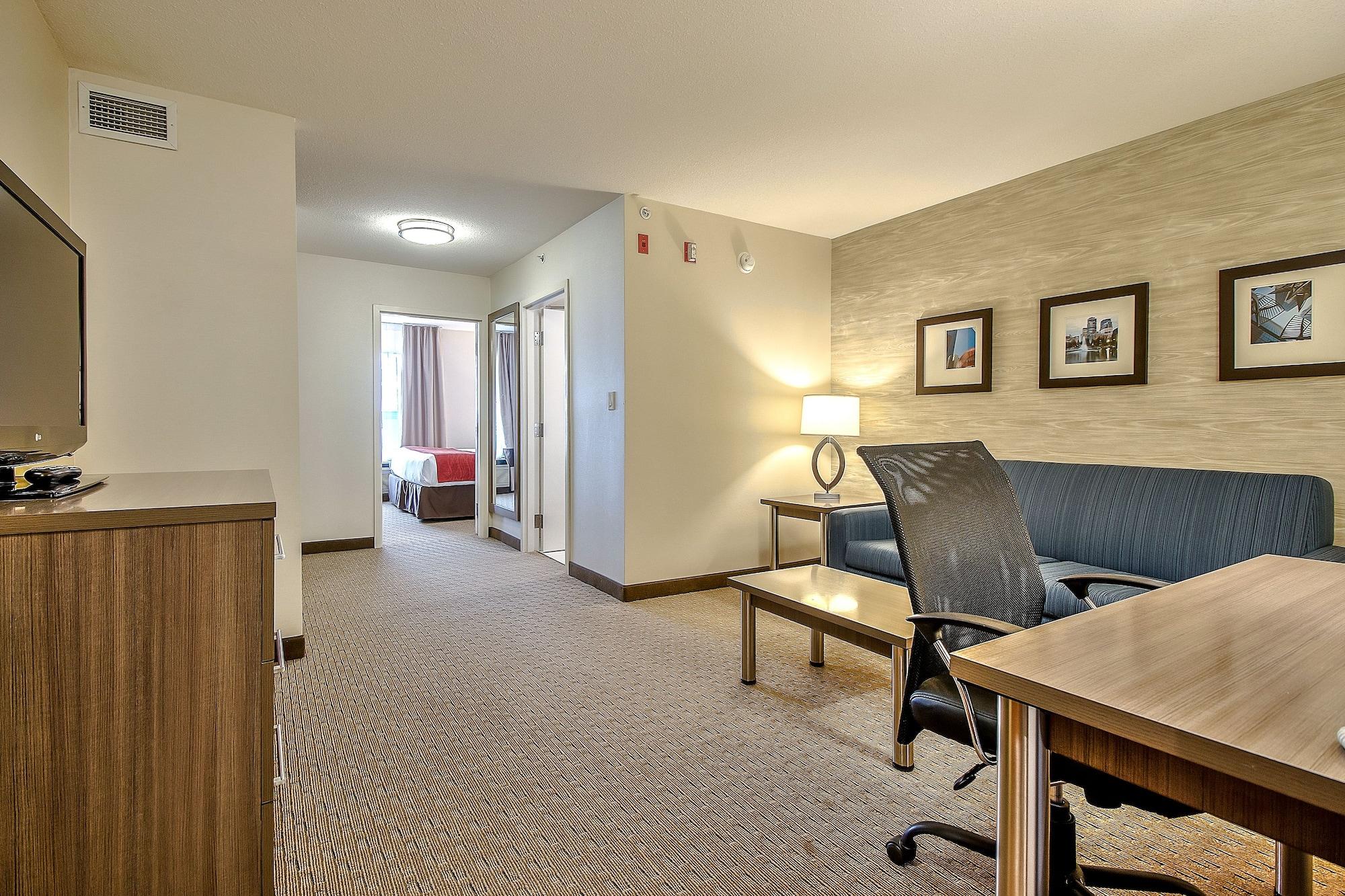 Comfort Inn & Suites South YYC Eksteriør billede