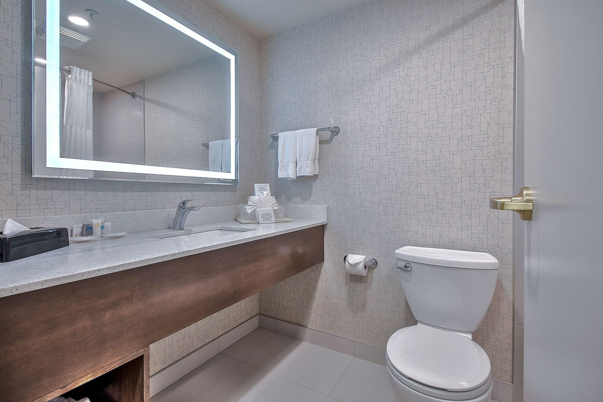Comfort Inn & Suites South YYC Eksteriør billede