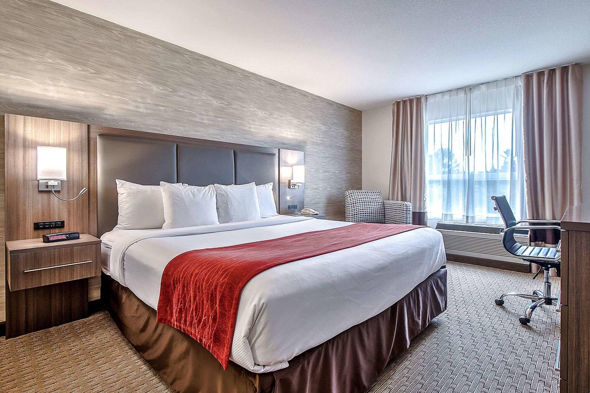 Comfort Inn & Suites South YYC Eksteriør billede