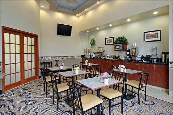 Comfort Inn & Suites South YYC Restaurant billede