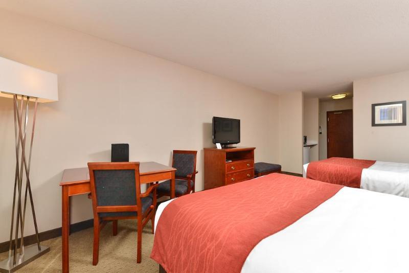 Comfort Inn & Suites South YYC Eksteriør billede