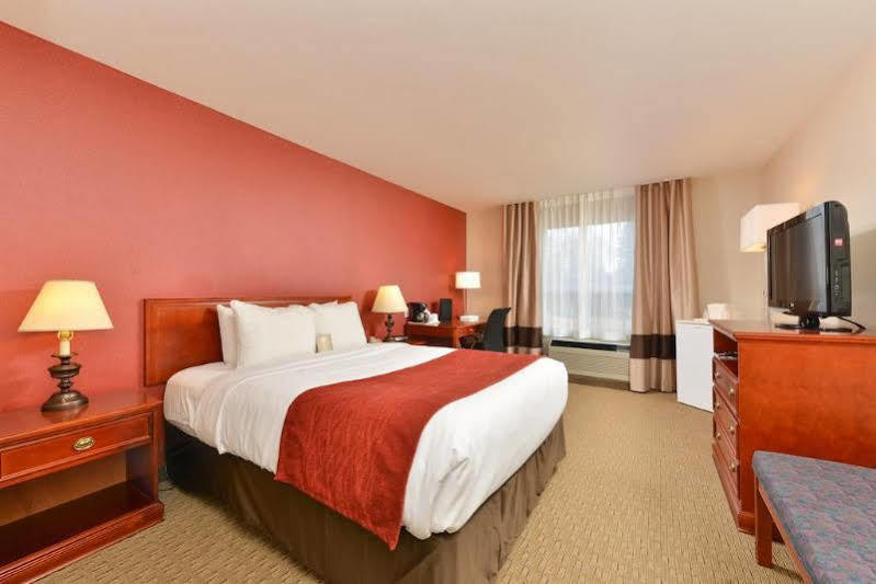 Comfort Inn & Suites South YYC Eksteriør billede